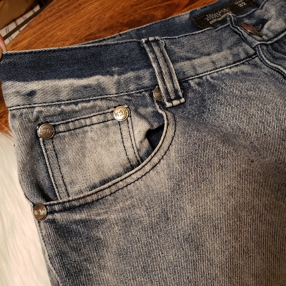 Super Cool 😎 Ripped Jeans - Picture 3 of 9